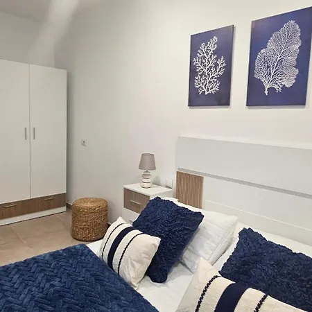 Sunshine B - Terrace - Coastal Escape Апартаменты *